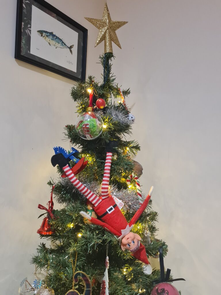 easy elf on the shelf ideas for busy moms